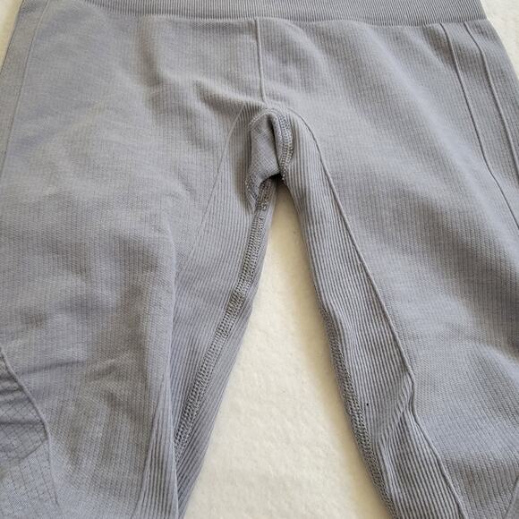 Lululemon Awakening Capri Legging Taryn Toomey‎ Tight Crop Capri Scrunch Grey - Picture 11 of 12